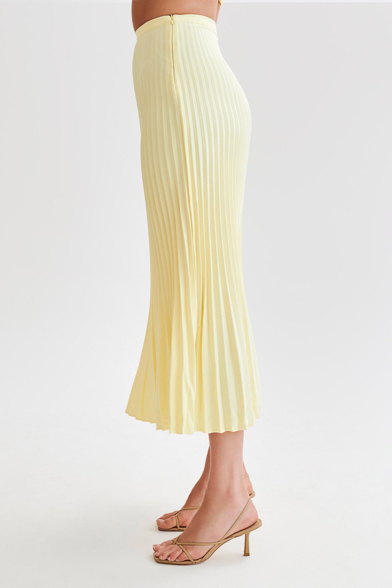 Elegant Pleated Midi Skirt