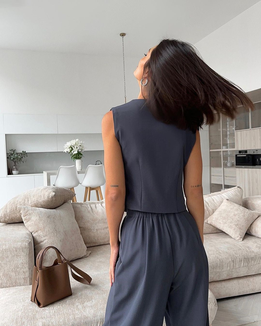 V-neck Sleeveless Wide-Leg Suit - Chiccharm