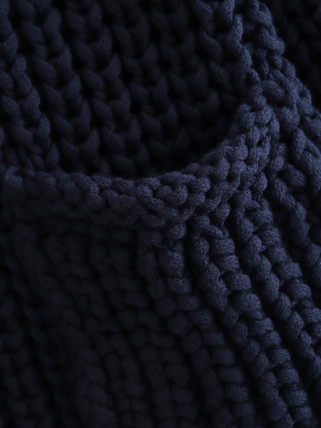 Thick-Knitted Short buttoned-Pullover