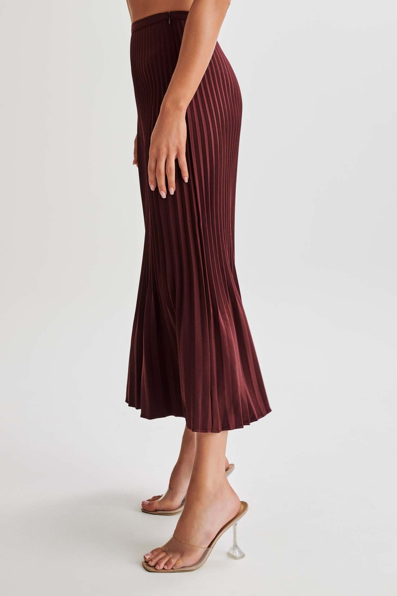 Elegant Pleated Midi Skirt